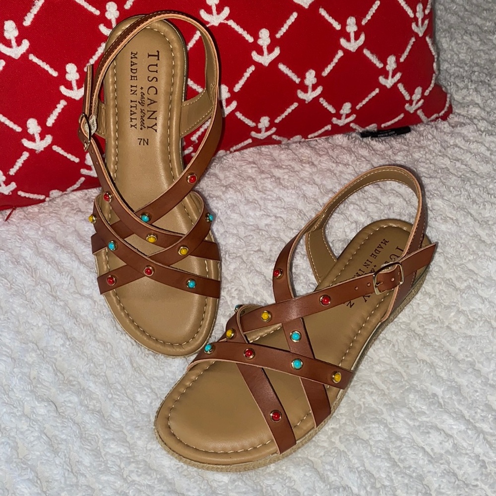TUSCANY by EASY STREET. SANDALS. SIZE 7N